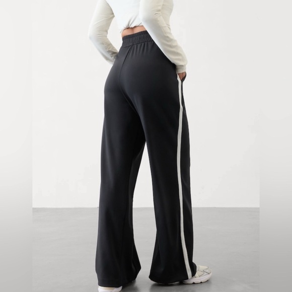 NWT Athleta Finish Line Straight Leg Trendy Track Pant Black/White Size S Tall - Picture 8 of 13